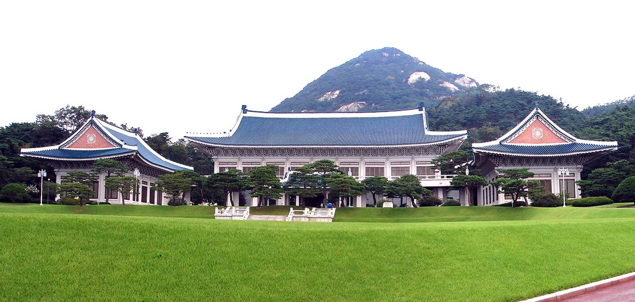 [Seoul] The Street in Front of Cheongwadae (the Blue House) & Seochon Village by 100 must-visit guide Korea